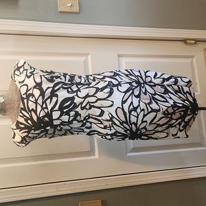 Jones New York, sleeveless dress. Light corduroy, black, white, lined, size 10